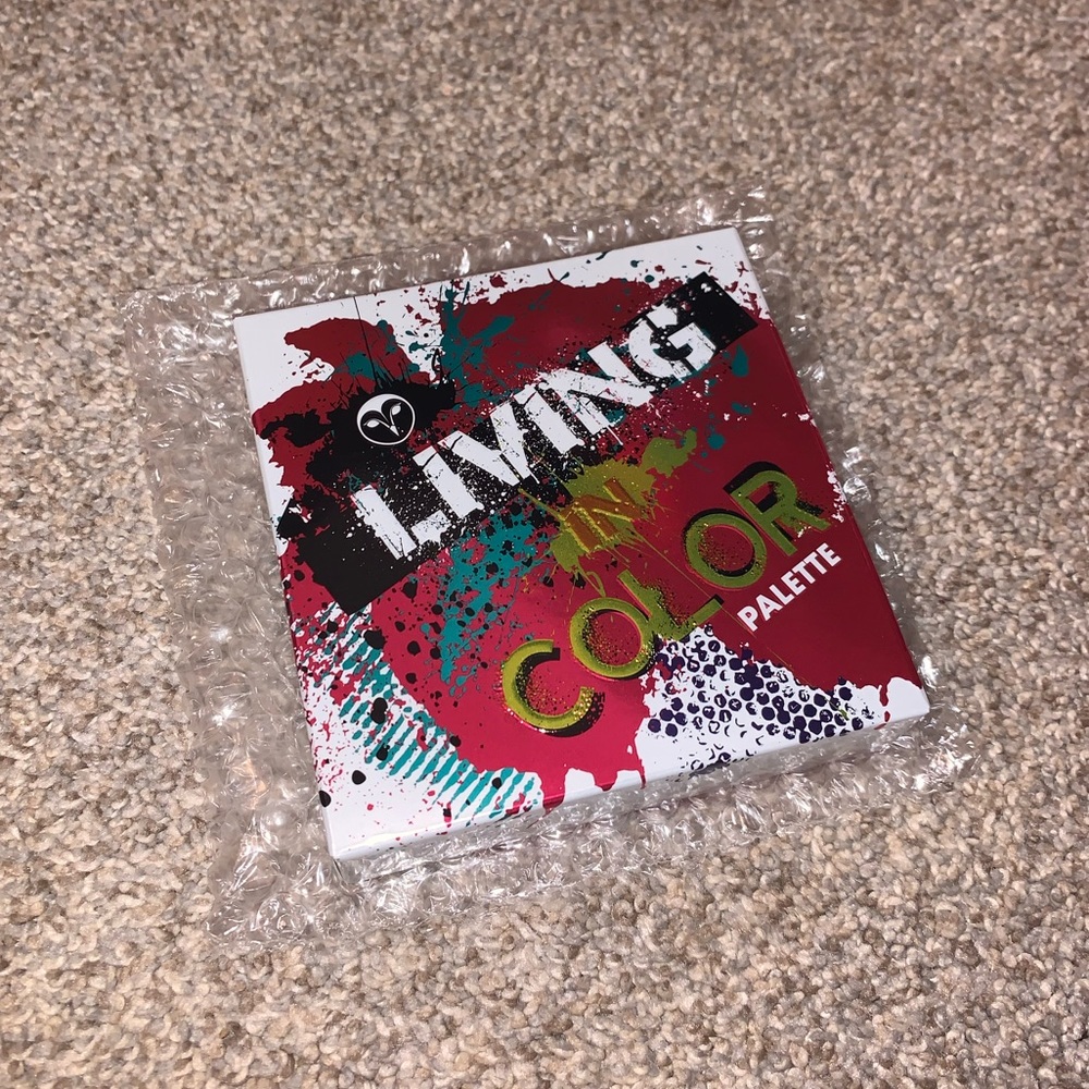 Hank and Henry Living Color Eyeshadow Pallet